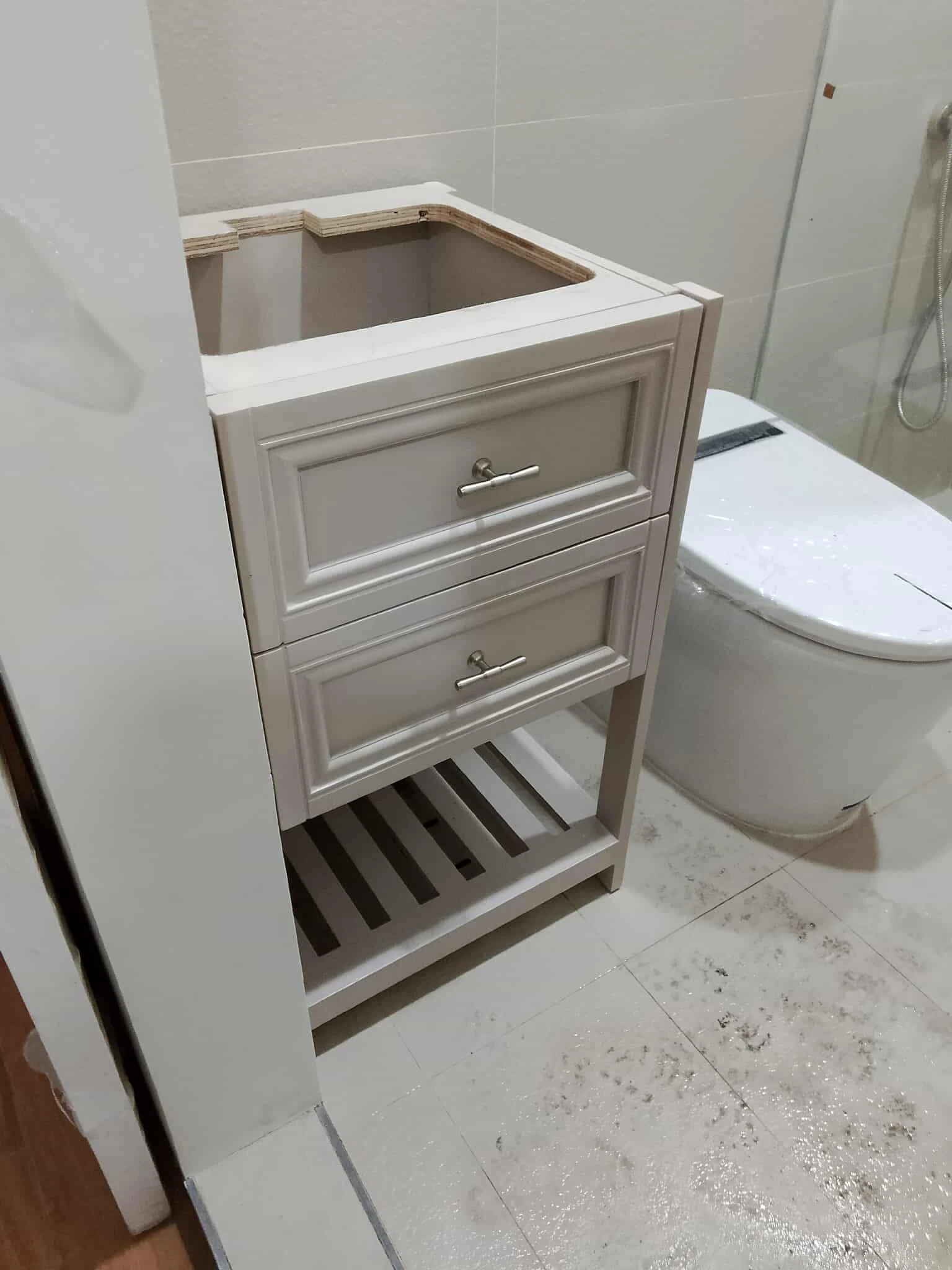 MASTER VANITY